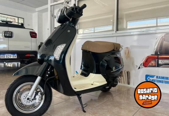 Motos - Motomel STRATO EURO 150 2024 Nafta 4798Km - En Venta