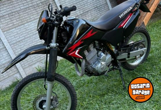 Motos - Honda TORNADO 2021 Nafta 13400Km - En Venta
