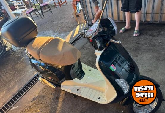 Motos - Motomel Strato 150cc 2024 Nafta 3300Km - En Venta