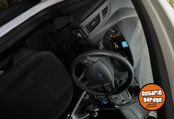 Autos - Ford Focus con ba�l. 2020 Nafta 160000Km - En Venta