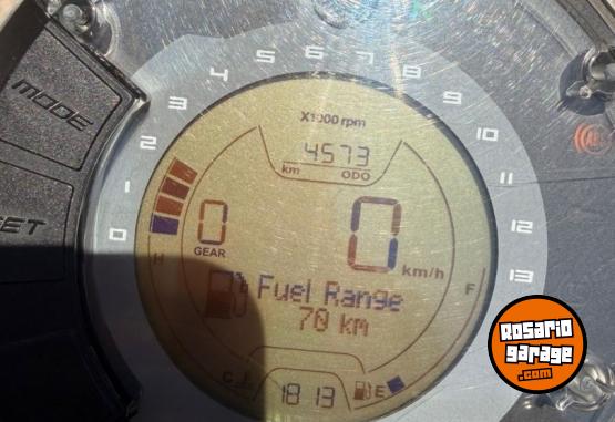 Motos - Husqvarna Svartpilen 401 2021 Nafta 4500Km - En Venta