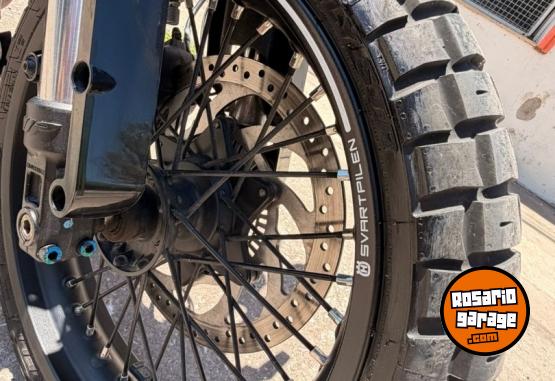 Motos - Husqvarna Svartpilen 401 2021 Nafta 4500Km - En Venta