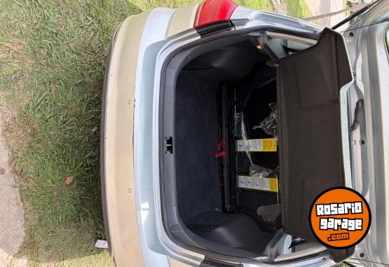 Autos - Volkswagen Suran 2016 Nafta 95000Km - En Venta