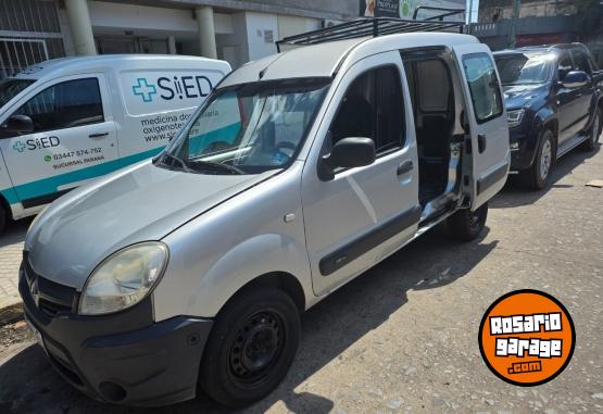 Utilitarios - Renault Kangoo 2015 GNC 89000Km - En Venta