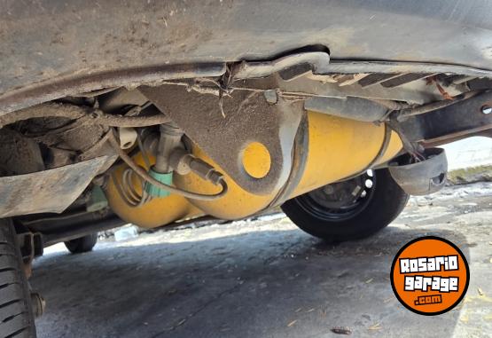 Utilitarios - Renault Kangoo 2015 GNC 89000Km - En Venta