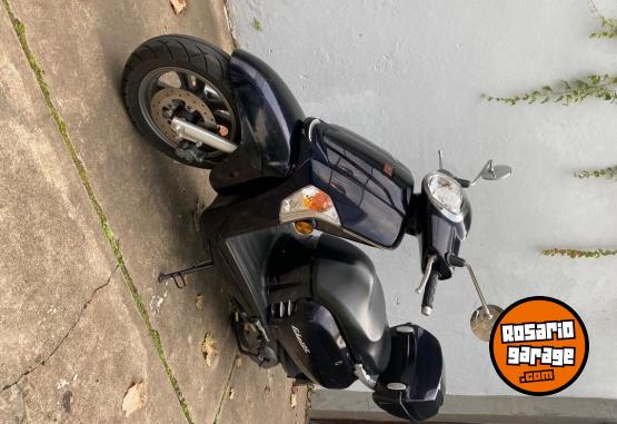 Motos - Kymco Like 125 2021 Nafta 9850Km - En Venta