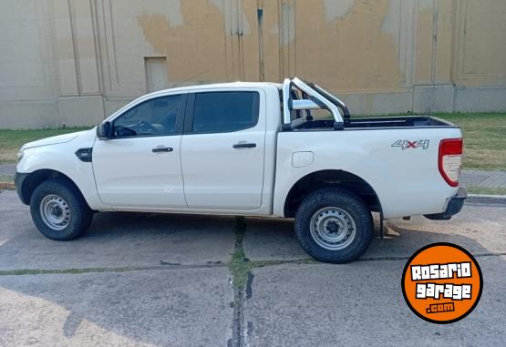 Camionetas - Ford Ranger 4x4 XL 2017 Diesel 230000Km - En Venta