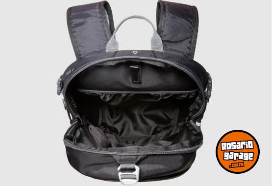 Indumentaria - Mochila The North Face Trail Lite Speed 20 Negro - En Venta