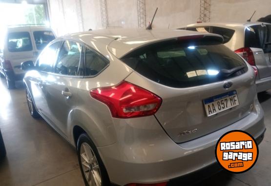Autos - Ford Focus 2016 Nafta 122000Km - En Venta