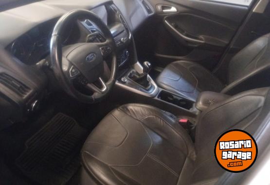 Autos - Ford Focus 2016 Nafta 122000Km - En Venta