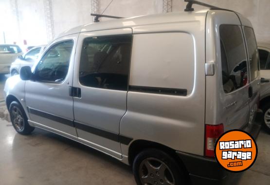 Utilitarios - Peugeot Partner 2017 Diesel 112000Km - En Venta