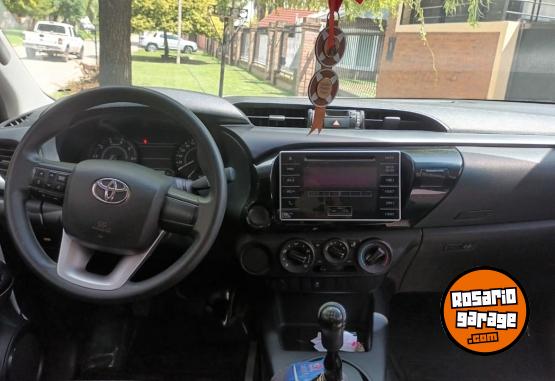 Camionetas - Toyota Hilux D/C DX 2.4 TDI 2017 Diesel 139000Km - En Venta