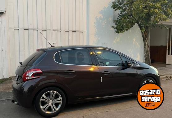 Autos - Peugeot 208 2014 Nafta 72500Km - En Venta