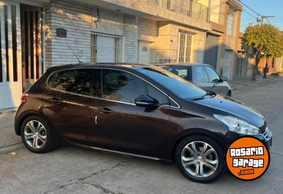 Autos - Peugeot 208 2014 Nafta 72500Km - En Venta