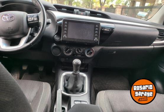 Camionetas - Toyota Hilux 2022 Diesel 46000Km - En Venta