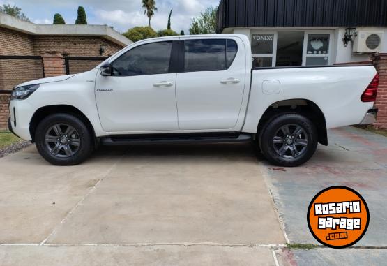 Camionetas - Toyota Hilux 2022 Diesel 46000Km - En Venta