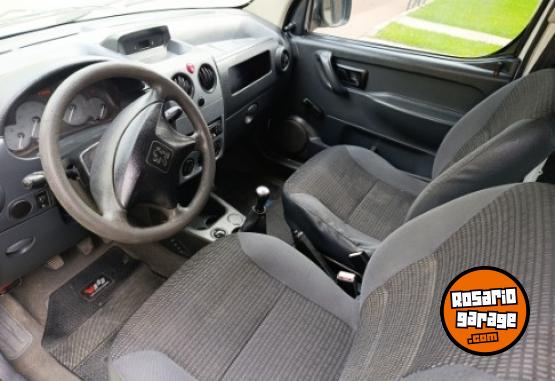 Utilitarios - Peugeot Partner kangoo Fiorino 2010 Nafta 11Km - En Venta