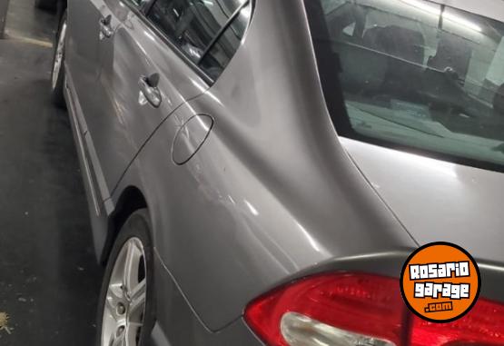 Autos - Honda Civic 2010 Nafta 198000Km - En Venta