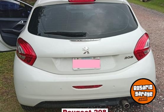 Autos - Peugeot 208 2014 Nafta 130800Km - En Venta