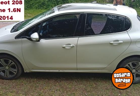 Autos - Peugeot 208 2014 Nafta 130800Km - En Venta