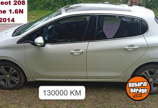 Autos - Peugeot 208 2014 Nafta 130800Km - En Venta