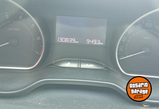 Autos - Peugeot 208 2014 Nafta 130800Km - En Venta