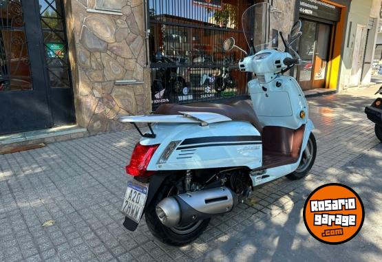 Motos - Kymco LIKE 125 2024 Nafta 4300Km - En Venta