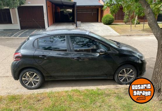 Autos - Peugeot 208 Allure 2018 Nafta 102000Km - En Venta
