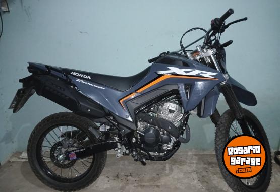 Motos - Honda Tornado 300l 2025 Nafta 2000Km - En Venta