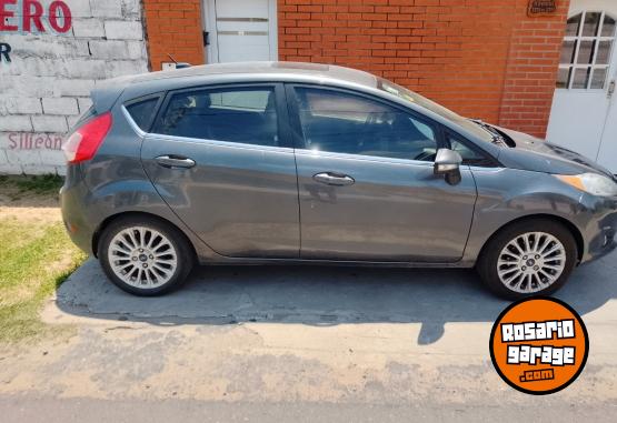 Autos - Ford Fiesta titanium 2015 GNC 116000Km - En Venta