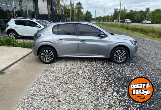 Autos - Peugeot 208 2023 Nafta 35000Km - En Venta
