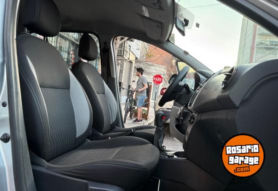 Autos - Renault Sandero Dinamique 2017 Nafta 105000Km - En Venta