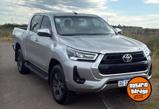 Camionetas - Toyota HILUX SRV 2023 Diesel 21000Km - En Venta