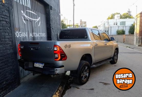 Camionetas - Toyota HILUX SRV 2023 Diesel 21000Km - En Venta