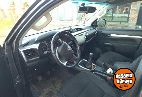 Camionetas - Toyota Hilux 2023 Diesel 40000Km - En Venta