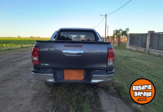 Camionetas - Toyota Hilux 2023 Diesel 40000Km - En Venta
