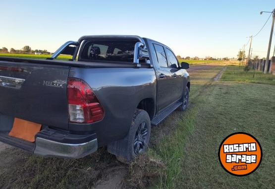 Camionetas - Toyota Hilux 2023 Diesel 40000Km - En Venta