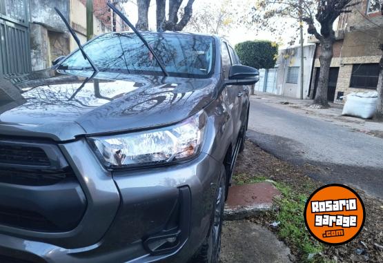 Camionetas - Toyota Hilux 2023 Diesel 40000Km - En Venta