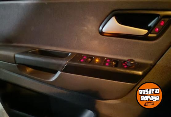 Autos - Volkswagen Suran 2017 Nafta 180000Km - En Venta