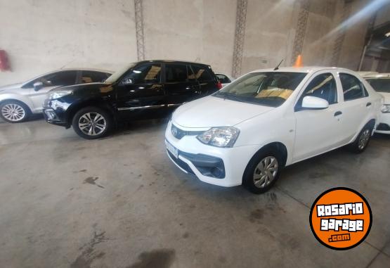 Autos - Toyota ETIOS caja manual 6 2023 Nafta  - En Venta