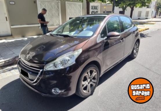 Autos - Peugeot 208 2013 GNC 138000Km - En Venta