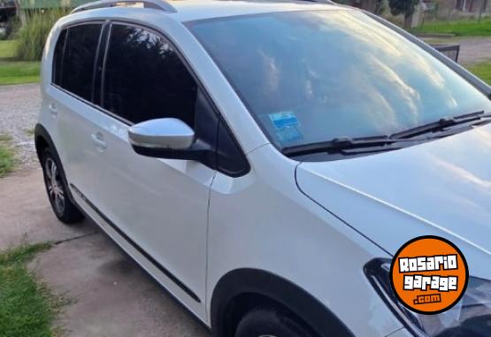 Autos - Volkswagen UP CROSS 2018 Nafta 61000Km - En Venta