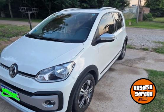 Autos - Volkswagen UP CROSS 2018 Nafta 61000Km - En Venta