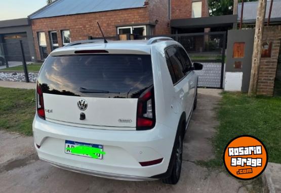Autos - Volkswagen UP CROSS 2018 Nafta 61000Km - En Venta