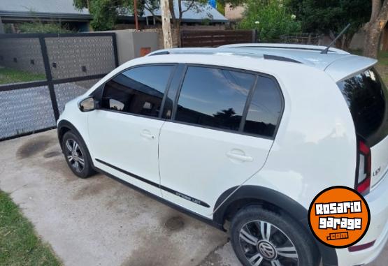 Autos - Volkswagen UP CROSS 2018 Nafta 61000Km - En Venta