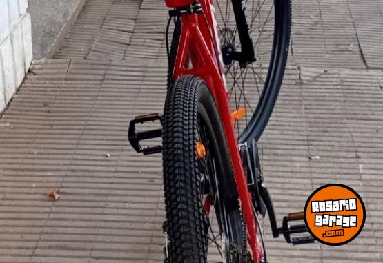 Deportes - SPORT MOTO:  BICICLETA MOUNTAIN BIKE RODADO 29.  MARCA: BATTLE. MODELO: 210. CON 21 VELOCIDADES SHIMANO 105   CUADRO DE ALUMINIO TALLE: 20 - En Venta
