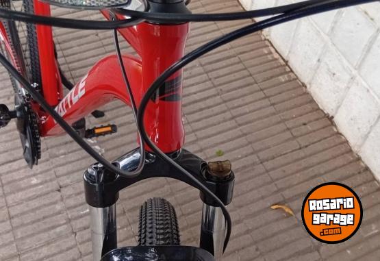 Deportes - SPORT MOTO:  BICICLETA MOUNTAIN BIKE RODADO 29.  MARCA: BATTLE. MODELO: 210. CON 21 VELOCIDADES SHIMANO 105   CUADRO DE ALUMINIO TALLE: 20 - En Venta