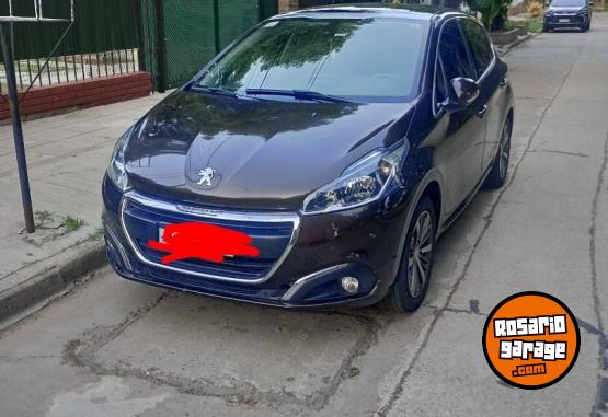 Autos - Peugeot 208 2018 Nafta 57000Km - En Venta