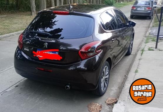 Autos - Peugeot 208 2018 Nafta 57000Km - En Venta
