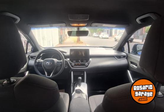 Autos - Toyota CROROLLA CROSS 2022 Electrico / Hibrido 83000Km - En Venta